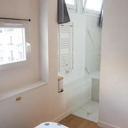 Hostnfly - Charming Bright Apt Near Nation Apartment Paris